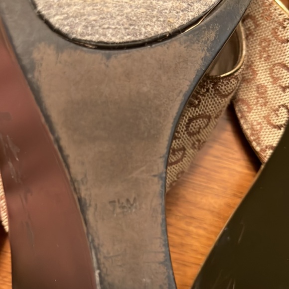 Guess summer wedges too nice to throw away too worn to sell - Picture 8 of 9